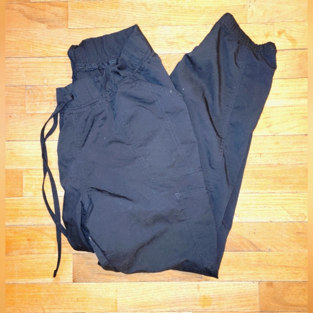 SCRUB STAR CUFFED ANKLE PANTS: LARGE